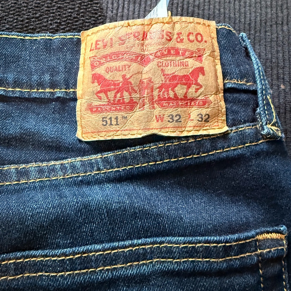Levis Men's Slim Jeans in Dark Blue Denim